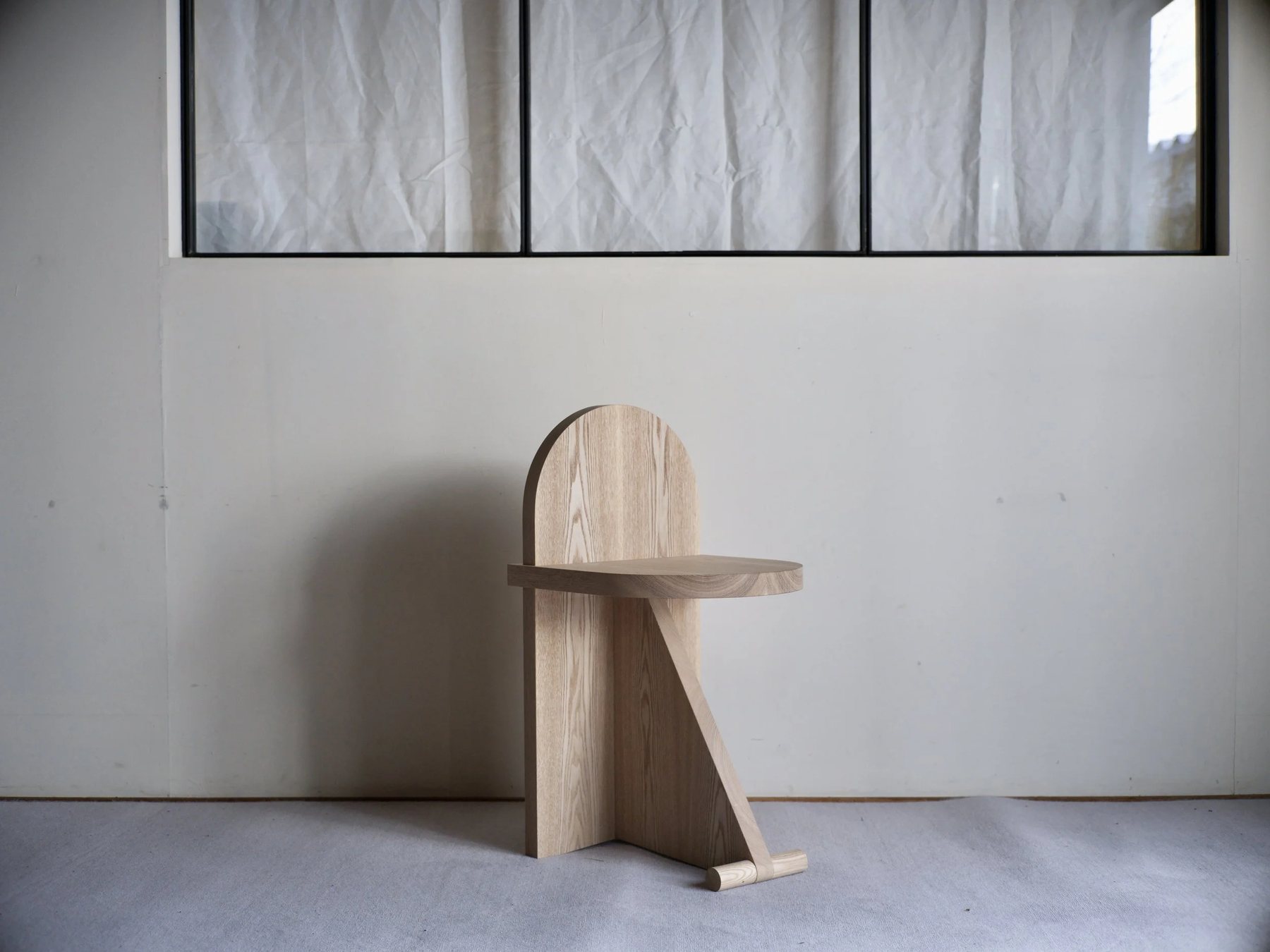 OISSU chair, arched back, natural