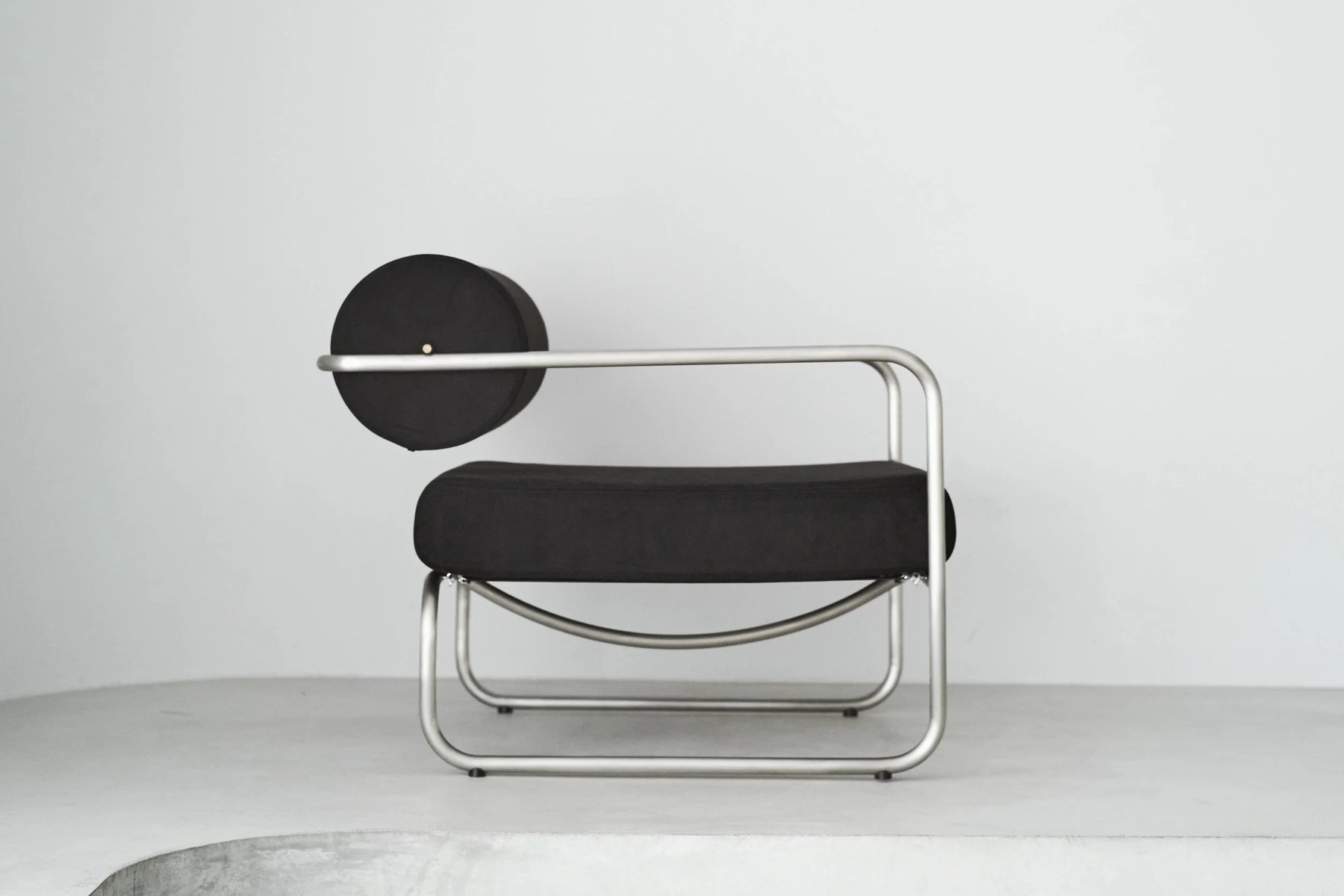 Lounge chair, black